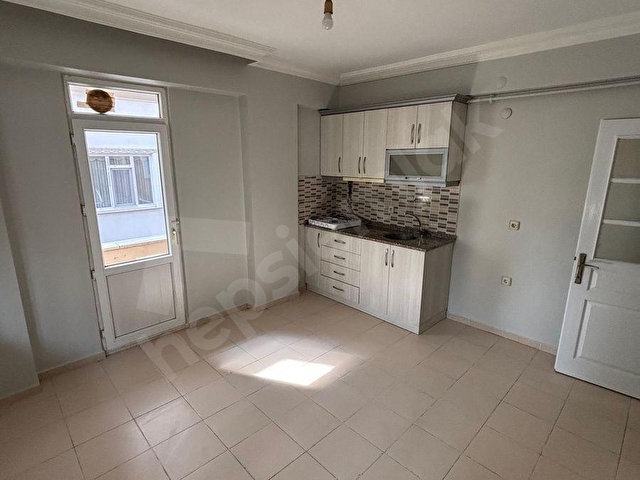 ABDURRAHMAN MAH KİRALIK DAİRE 1+0 30 M2 ARA KAT BALKONLU - Görsel 4