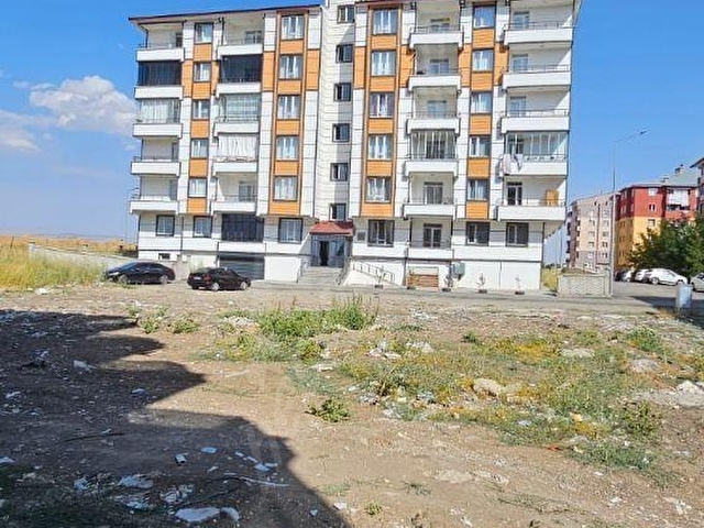 Satılık 3+1 Daire Abide mahlesı Batıkent sitesi ara kat 185m2 - Görsel 2