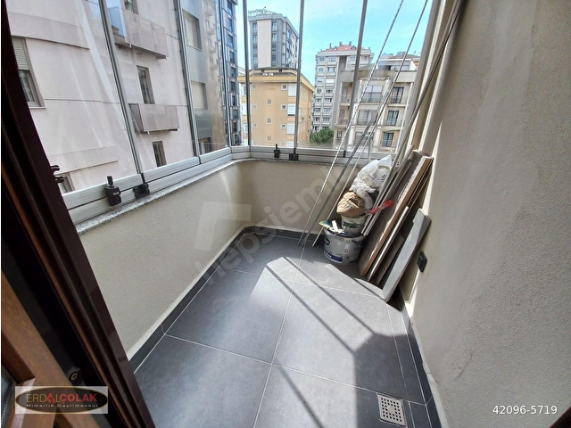Kadıköy Erenköyde 2010 Yapım Kapalı Ve Açık Otoparklı Az Katlı Binada 135m2 - Görsel 22