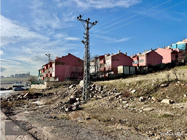 ÖZGÜL EMLAKtan YAPILAŞMA İÇİNDE CADDE CEPHELİ UYGUN SİTE ARSASI - Görsel 10