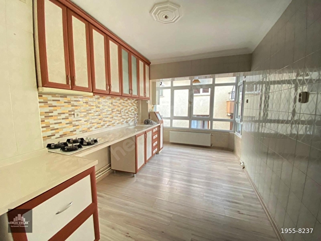 UZMAN EMLAKDAN İNCİRLİ MHDE CADDE ÜZERİNDE ISI YALITIMLI KATTA BAĞIMSIZ YAPILI 3+1 DAİRE - Görsel 6