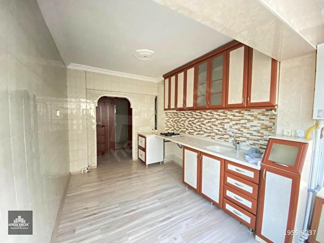 UZMAN EMLAKDAN İNCİRLİ MHDE CADDE ÜZERİNDE ISI YALITIMLI KATTA BAĞIMSIZ YAPILI 3+1 DAİRE - Görsel 7