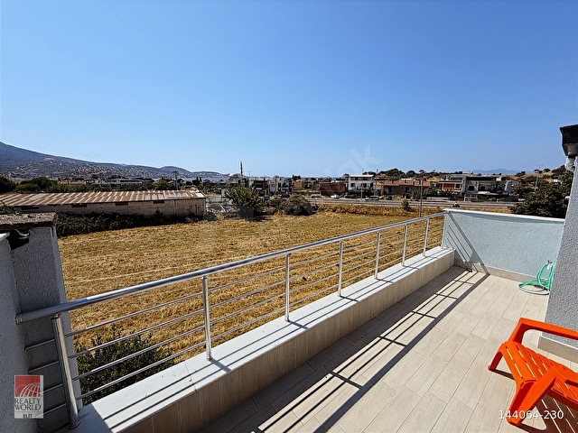 Yeni Foça da MASRAFSIZ 3 TARAFI BAHÇELİ TRİPLEX - Görsel 18