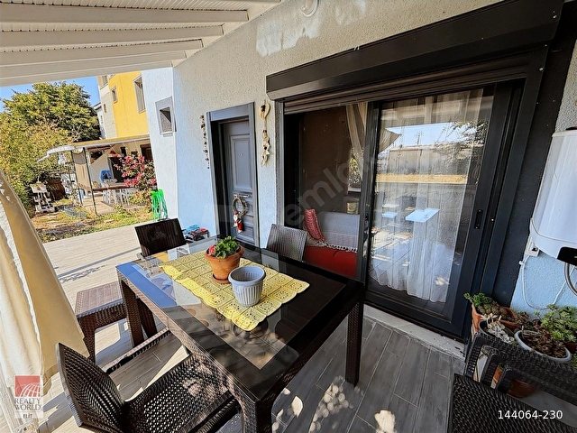 Yeni Foça da MASRAFSIZ 3 TARAFI BAHÇELİ TRİPLEX - Görsel 28