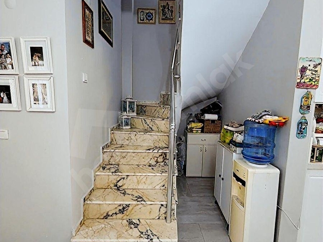 Yeni Foça da MASRAFSIZ 3 TARAFI BAHÇELİ TRİPLEX - Görsel 27