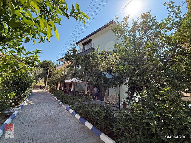 Yeni Foça da MASRAFSIZ 3 TARAFI BAHÇELİ TRİPLEX - Görsel 19