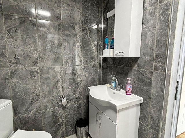 DÖNÜŞÜMDEN ŞEHRİN EN MERKEZİNDE 1+1 EŞYALI KİRALIK DAİRE - Görsel 11