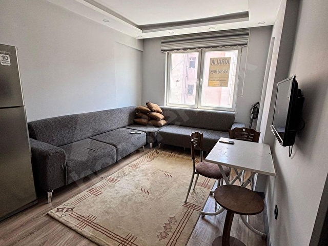 DÖNÜŞÜMDEN ŞEHRİN EN MERKEZİNDE 1+1 EŞYALI KİRALIK DAİRE