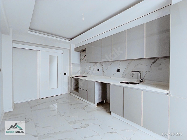KUZEY EMLAKTAN CADDE ÜZERİ LÜKS MODERN GENİŞ 3+1 DAİRE - Görsel 4