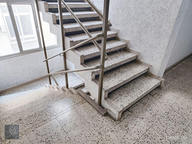 ÇARŞININ MERKEZİNDE İSTİKLAL CADDESİNDE EŞYALI 1+1 SATILIK OFİS - Görsel 23
