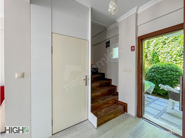 Denize 200 Metre Havuzlu Sitede | Eşyalı 3+1 Tripleks Villa - Görsel 7
