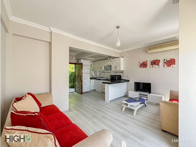 Denize 200 Metre Havuzlu Sitede | Eşyalı 3+1 Tripleks Villa - Görsel 12