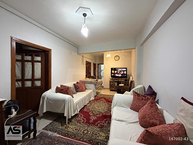 Sarıyer Reşitpaşada Satılık 2+1 Giriş Katı Daire
