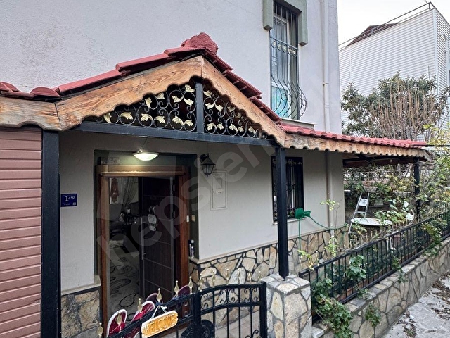 KUŞADASI KADINLAR DENİZİ’NDE, DENİZE 1 KM MESAFEDE, TRİPLEX VİLLA - Görsel 3