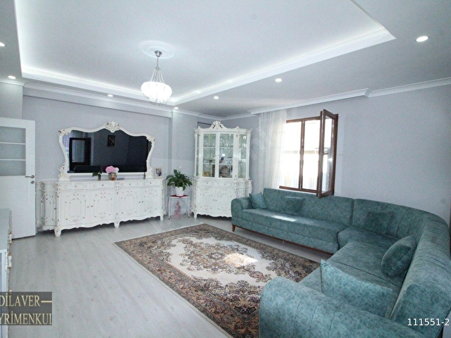 BAHÇELİEVLERDE EMSALİ NADİR 3 YILLIK  3+1 165M2 GÜNEY CEPHE KAT MÜLKİYETLİ - Görsel 4