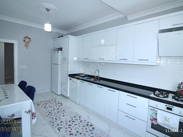 BAHÇELİEVLERDE EMSALİ NADİR 3 YILLIK  3+1 165M2 GÜNEY CEPHE KAT MÜLKİYETLİ - Görsel 9