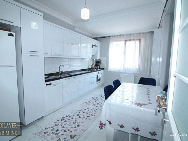 BAHÇELİEVLERDE EMSALİ NADİR 3 YILLIK  3+1 165M2 GÜNEY CEPHE KAT MÜLKİYETLİ - Görsel 11