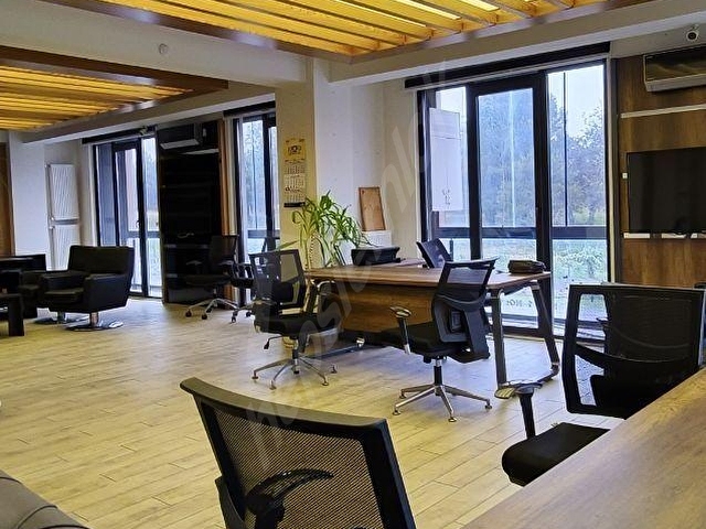 Cadde Üzeri Eşyalı Kiracılı Lüks Ofis - Görsel 2
