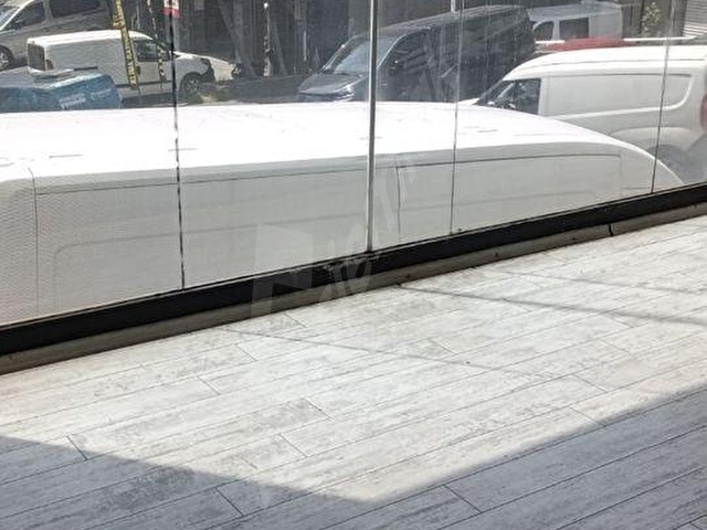 GÜNGÖREN MERTERDE PARANIN DÖNDÜGÜ MERKEZDE 750 M2 ÇİFT CEPHELİ YÜKSEK TAVANLI HER SEKTÖRE UYGUN İŞ Y - Görsel 4