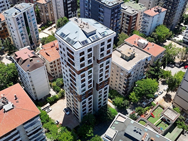 Suadiyede harika lokasyonda, genç binada , Geniş Satılık 3+1