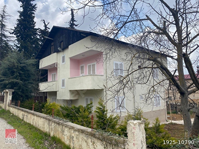 REALTY WORLDDEN Çamlıyayla Ulumeres’te Çok Özel Lokasyonda 2 Katlı Müstakil Ev - Görsel 11