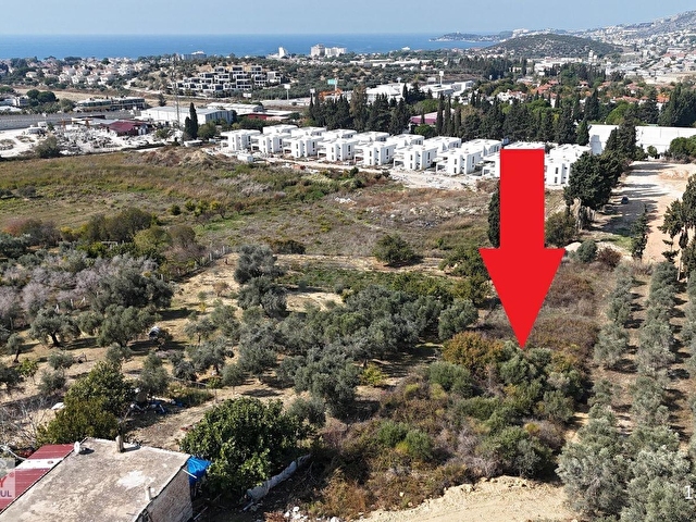 Kuşadası Naci Akdoğan Kolej Arkası İmar sınırında Satılık Bahçe