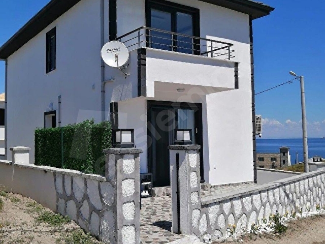 AVŞA ADASI ÇİFTLİK MEVKİİ 3+1 BAHÇE KATI DAİRE DENİZE 100METRE