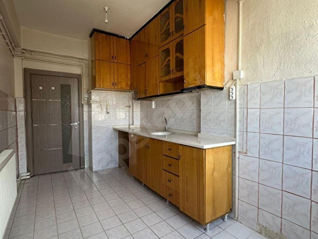 ÇARŞI MERKEZDE SATILIK APART FİYATINA ARA KAT DAİRE - Görsel 7