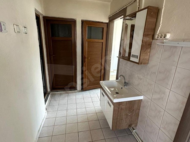 ÇARŞI MERKEZDE SATILIK APART FİYATINA ARA KAT DAİRE - Görsel 19