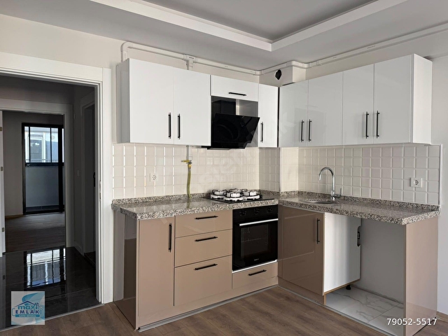 BANDIRMA MAVİ EMLAKTAN YENİ MAHALLEDE ARA KAT 1+1 SATILIK DAİRE