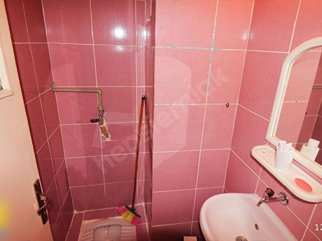 PİRİEİSDE EDİPBURHANKAPALISPORSALONUARKASI DAİRE SATILIK - Görsel 7
