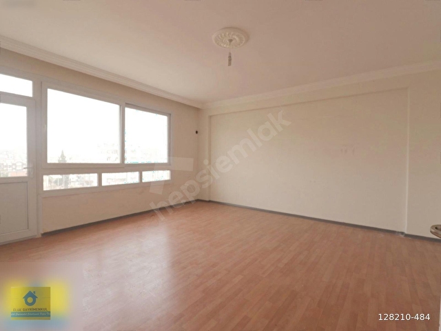 PİRİEİSDE EDİPBURHANKAPALISPORSALONUARKASI DAİRE SATILIK - Görsel 3
