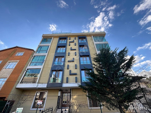 ÇEKMEKÖY ALEMDAĞDA FERAH VE GENİŞ TERASLI 4+1 ÜST DUBLEKS