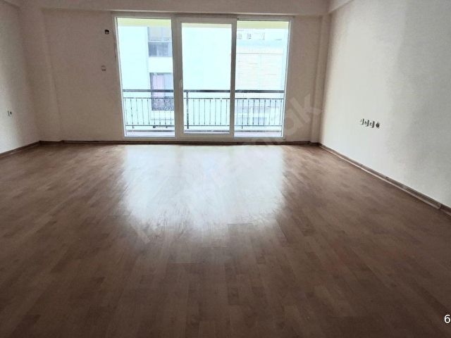 TARİHİ ASANSÖRDE CADDE ÜZERİ OTOPARKLI 3+1 KİRALIK DAİRE - Görsel 3