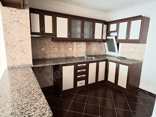TARİHİ ASANSÖRDE CADDE ÜZERİ OTOPARKLI 3+1 KİRALIK DAİRE - Görsel 7