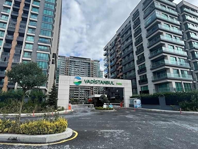 VADİSTANBUL PARK SATILIK 4+1 BOŞ GÜNCE DAİRE