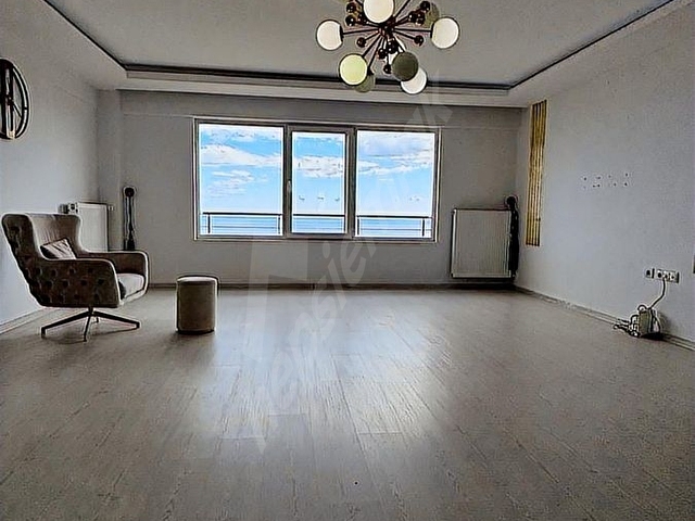 LÜKS SİTEDE DENİZ VE ŞEHİR MANZARALI 180 M2 GENİŞ DAİRE - Görsel 9