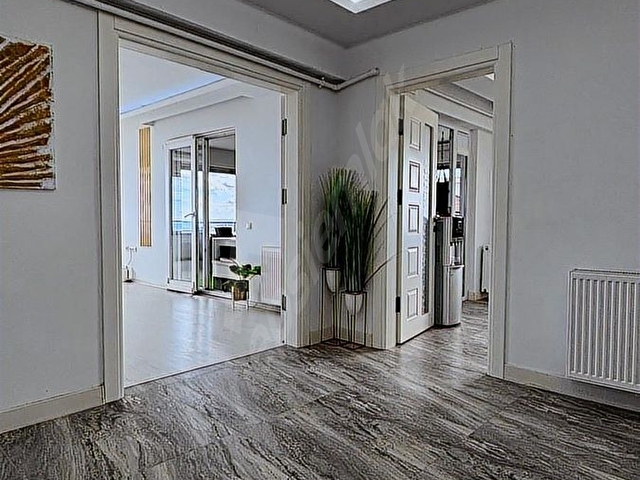 LÜKS SİTEDE DENİZ VE ŞEHİR MANZARALI 180 M2 GENİŞ DAİRE - Görsel 17