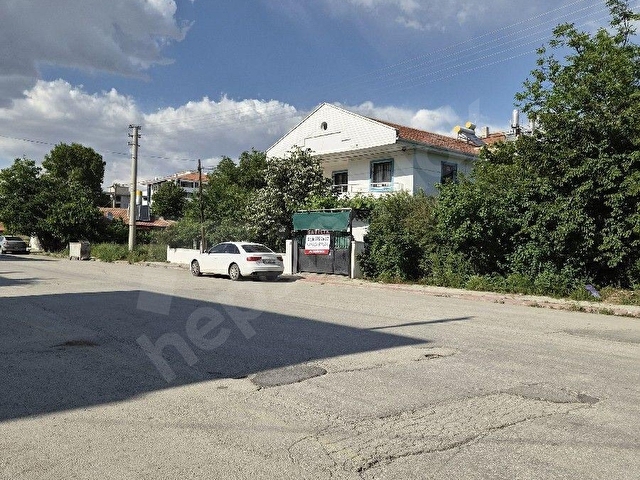 SATILIK VİLLA KAPALI PAZAR YAKINI - Görsel 10