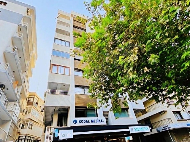 Alsancak Şair Eşref Bulvarı üstünde tadilatlı satılık daire - Görsel 10