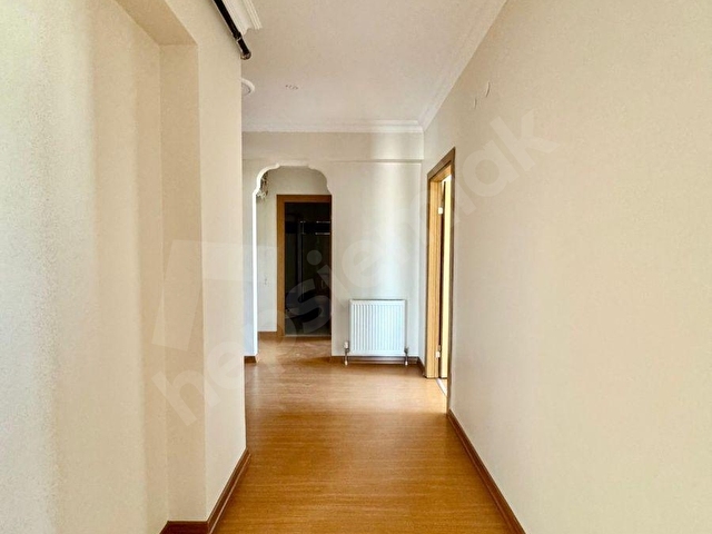 ÖZGÜL EMLAKtan MERKEZDE ÇİFT BANYOLU  FULL YAPILI  GÜNEY CEPHE ORTA KAT 3+1 SİTE DAİRESİ - Görsel 22