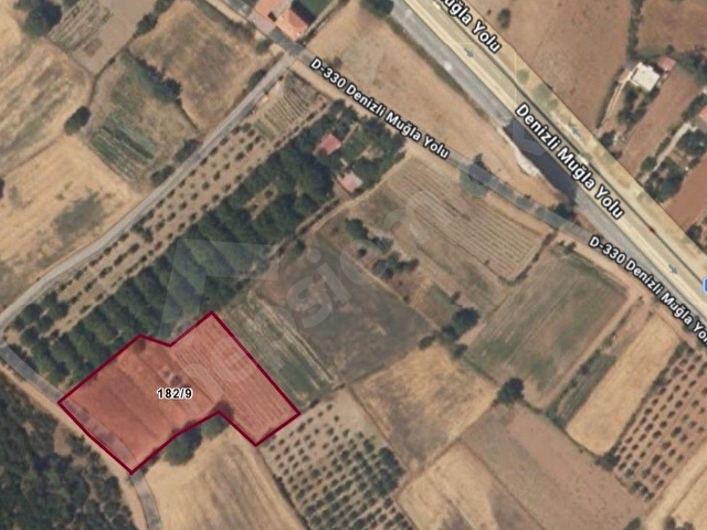 MUĞLA YARAŞDA DENİZLİ ANA YOLUNA YAKIN 4194 M2 SATILIK TARLA