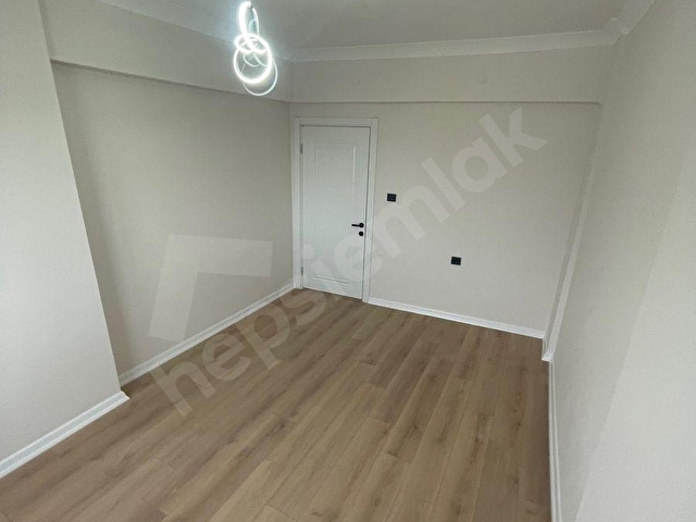 AŞUROĞLU EMLAKTAN AKŞEMSETTİN MAHDE 3+1 FULL YAPILI SATILIK DAİRE - Görsel 2