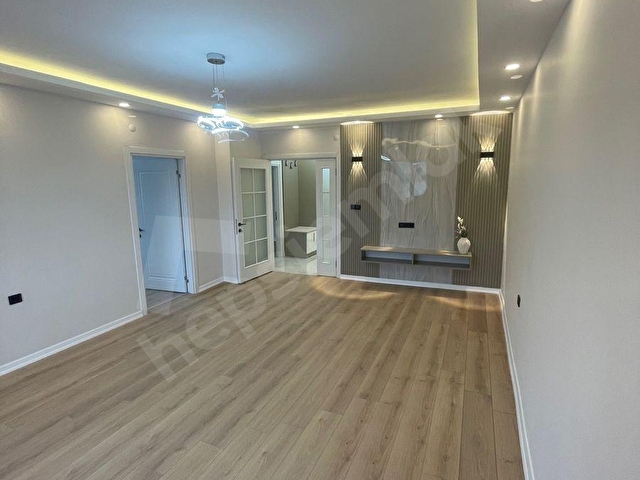 AŞUROĞLU EMLAKTAN AKŞEMSETTİN MAHDE 3+1 FULL YAPILI SATILIK DAİRE
