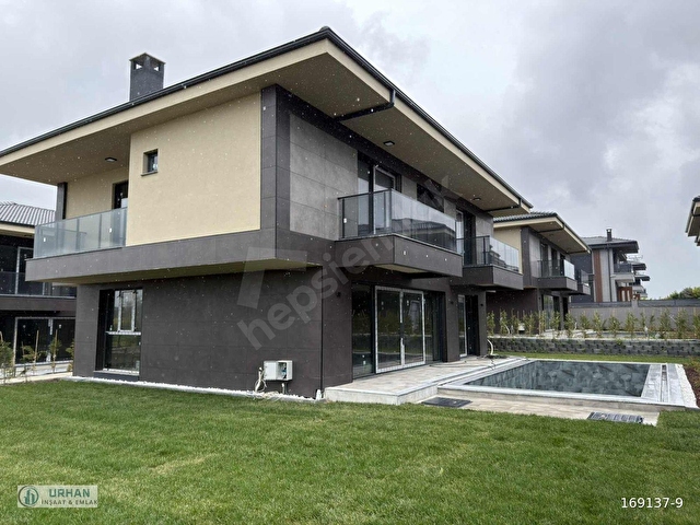 SİLİVRİ KAVAKLIDA ÖZEL HAVUZLU 4+1 MÜSTAKİL LÜKS VİLLA - Görsel 8