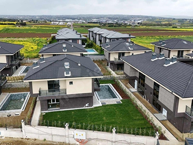 SİLİVRİ KAVAKLIDA ÖZEL HAVUZLU 4+1 MÜSTAKİL LÜKS VİLLA - Görsel 13