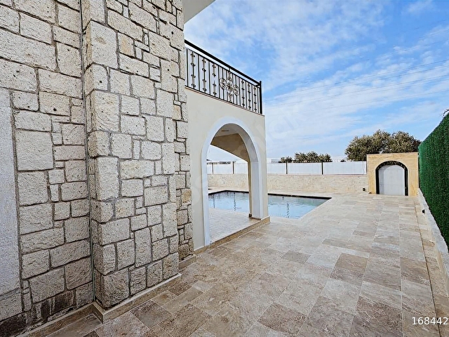 YUSEDEN ALAÇATIDA MÜSTAKİL MÜŞTEMİLATLI 4+2 SATILIK VİLLA - Görsel 9