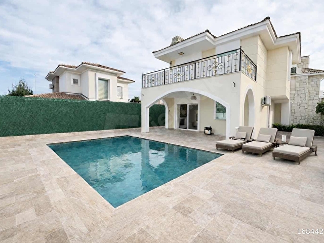 YUSEDEN ALAÇATIDA MÜSTAKİL MÜŞTEMİLATLI 4+2 SATILIK VİLLA - Görsel 5