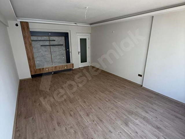 KÖŞE KONUMLU CADDE ÜZERİ SATILIK 3+1 LÜKS DAİRE - Görsel 5