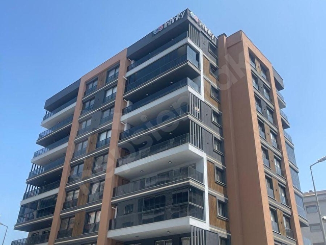 KÖŞE KONUMLU CADDE ÜZERİ SATILIK 3+1 LÜKS DAİRE